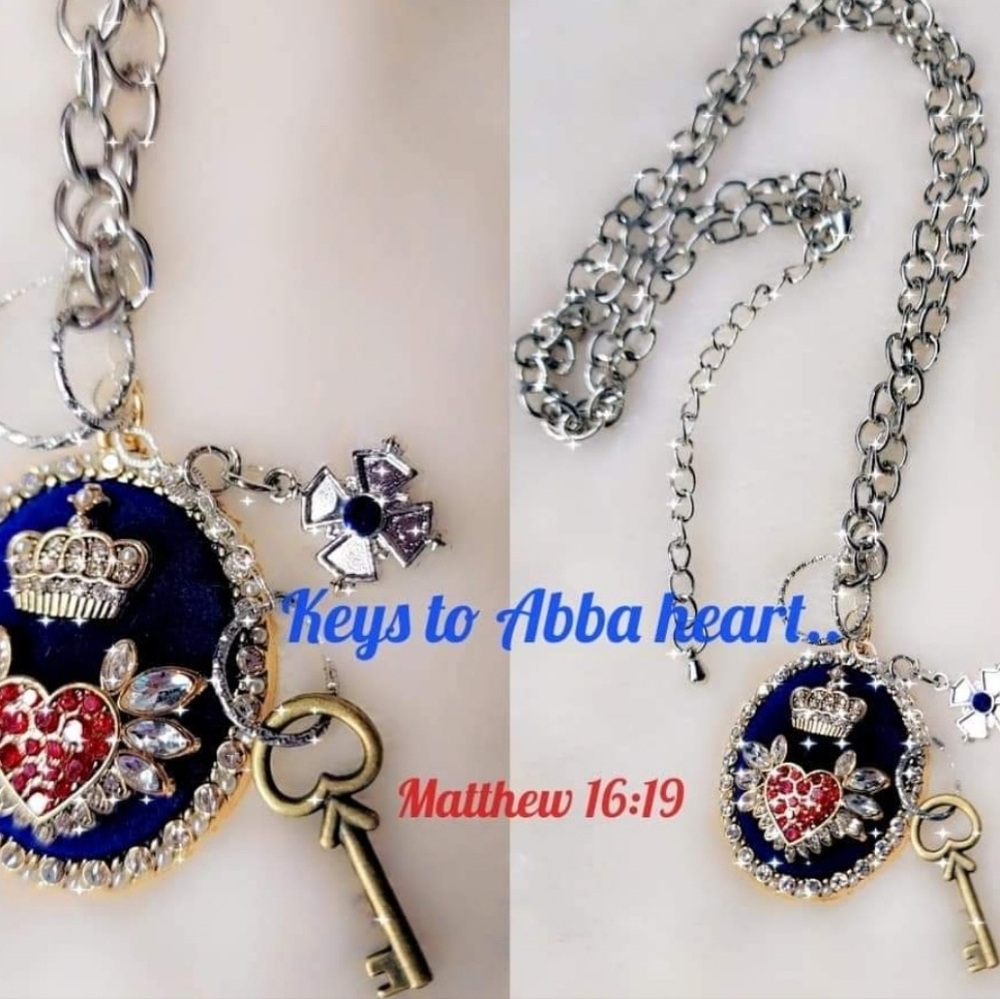 HANDMADE  choker necklace,